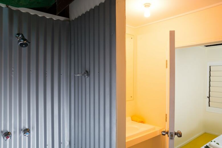 Hostal Funky Fish Beach & Surf Resort - Hostel