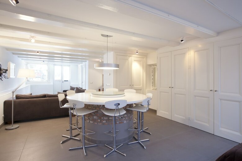 Charles Apartment