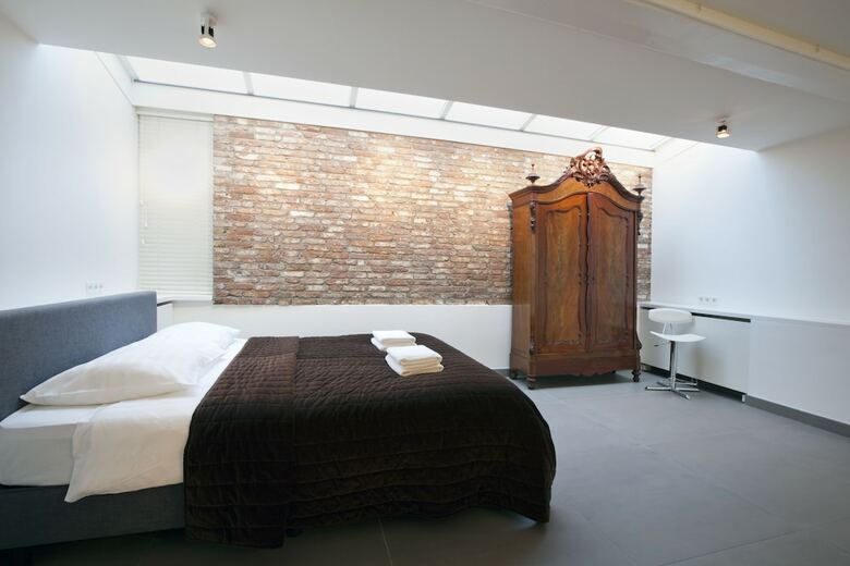 Charles Apartment
