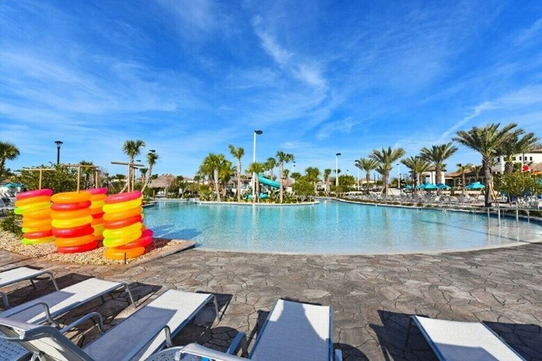 Champions Gate 1598 - Eight Bedroom Pool Home