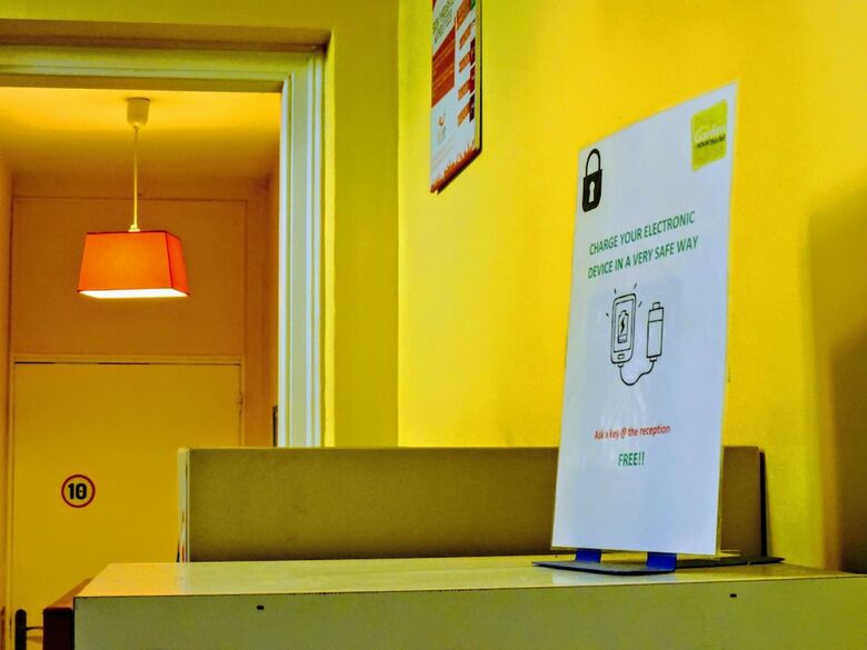 Hostal Feetup Garden House Hostel Barcelona