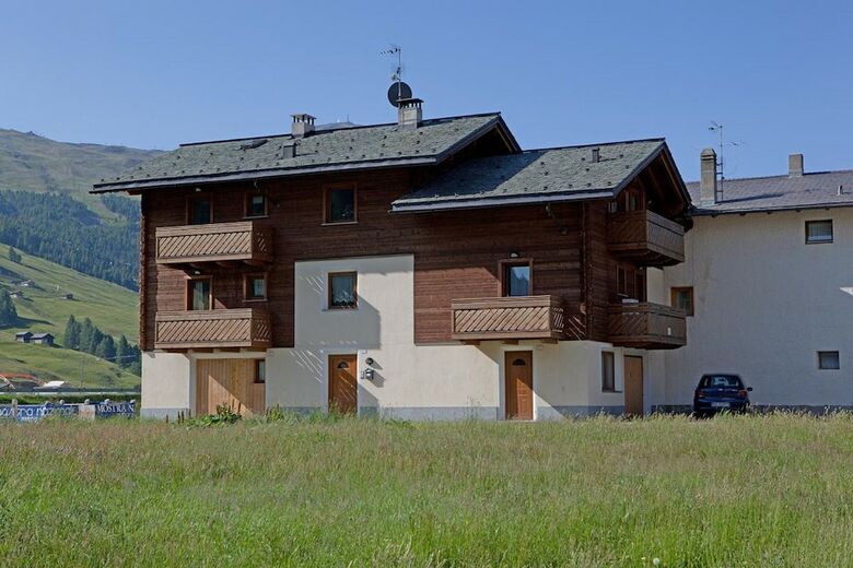 Roulette Apartments