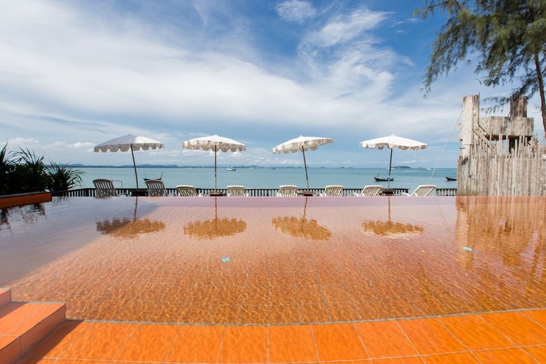Apartamento Baan Ploy Sea
