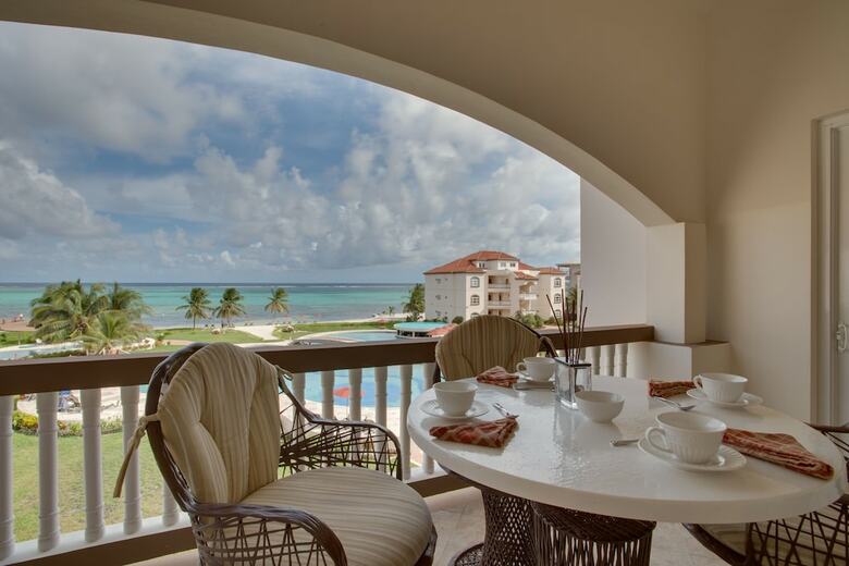 Grand Caribe Belize