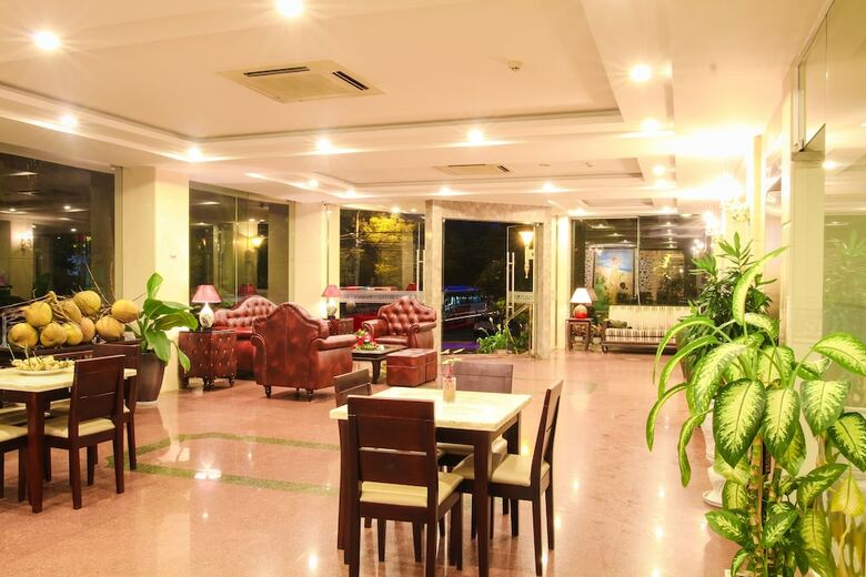 Starlet Hotel