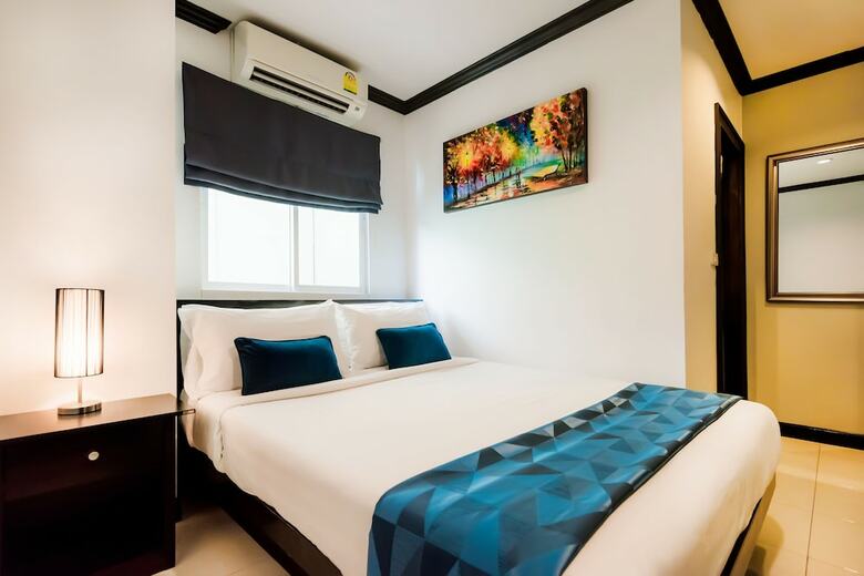 Hallo Patong Hotel & Restaurant