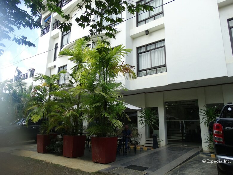 Hotel Ipil Suites Puerto Princesa