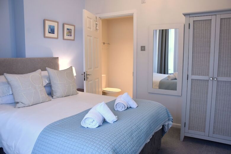 Hotel Spacious Central Cornish Townhouse