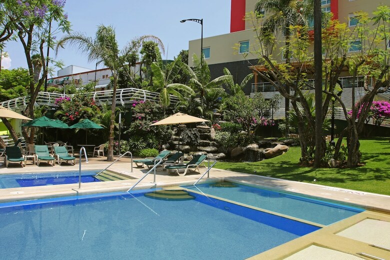 Holiday Inn Express Hotel & Suites Cuernavaca