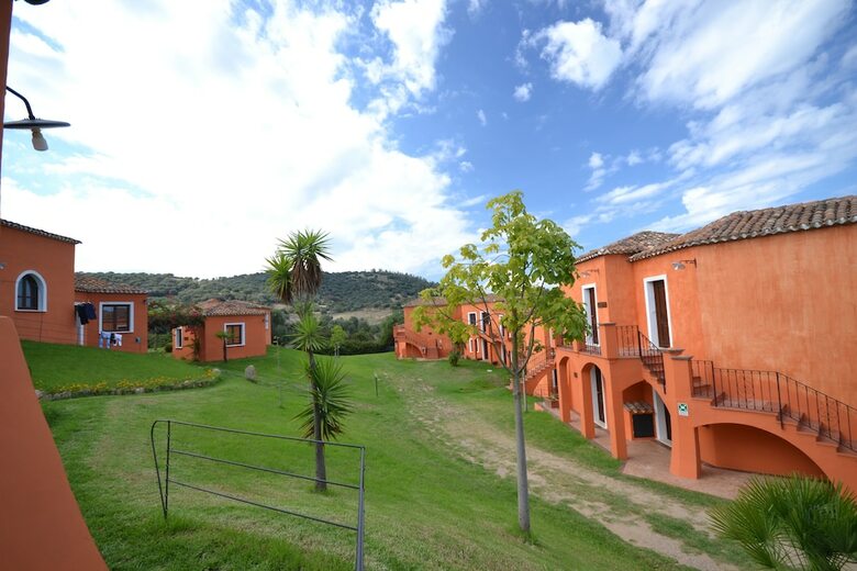 Galanias Hotel & Retreat