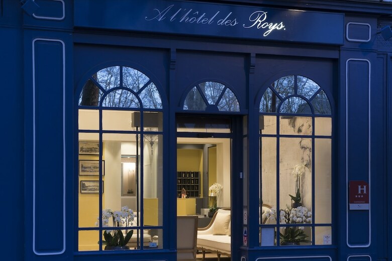 A L'hotel Des Roys