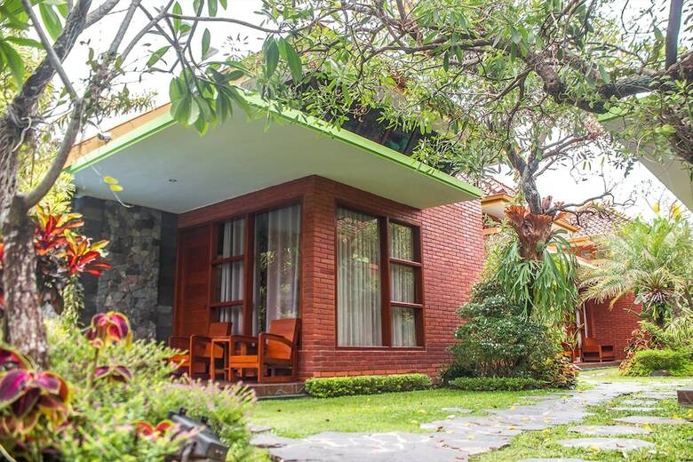 Hotel Rumput Resort & Resto