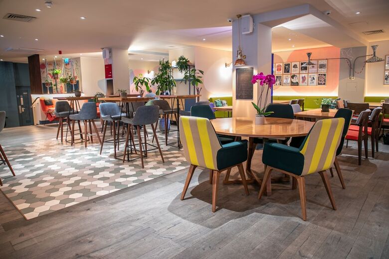 Hotel The Corner London City