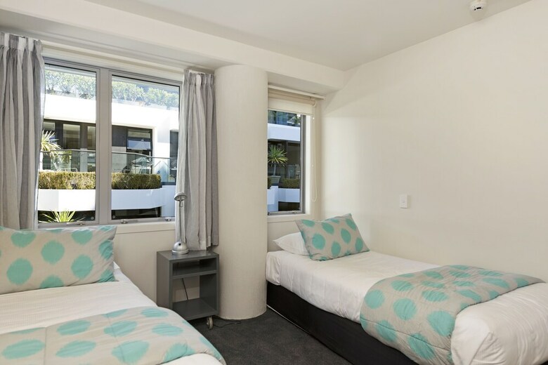 Aparthotel The Pavilions Beachfront Apartments
