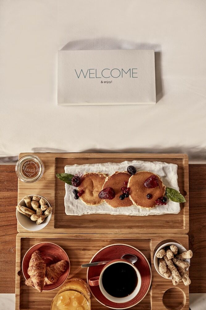 Kouros Hotel & Suites