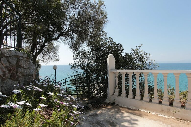 Apollon Apartments