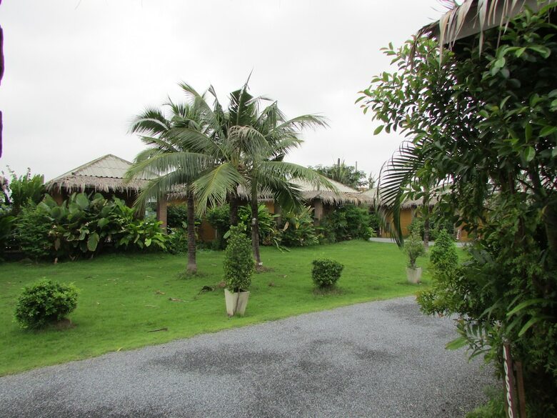 Hotel The Park Drive-thru Check-in Resort