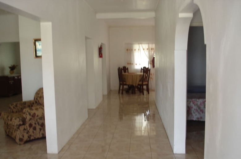 Hotel Treasure Bay Guesthouse
