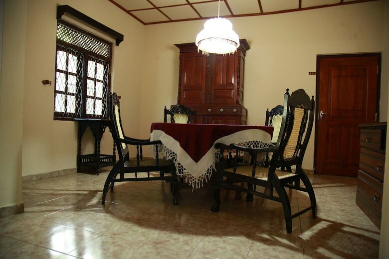 Hotel Cottage Tourist Rest