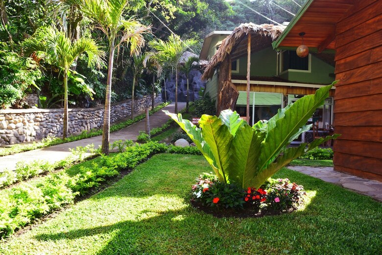 Posada Santa Elena Hostel Resort