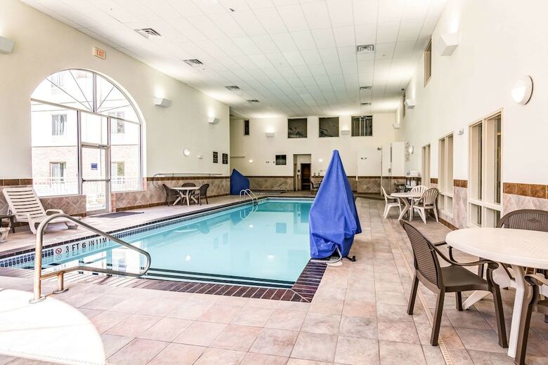 Hotel Comfort Inn And Suites