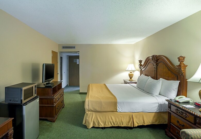 Hotel Magnuson Grand Desoto