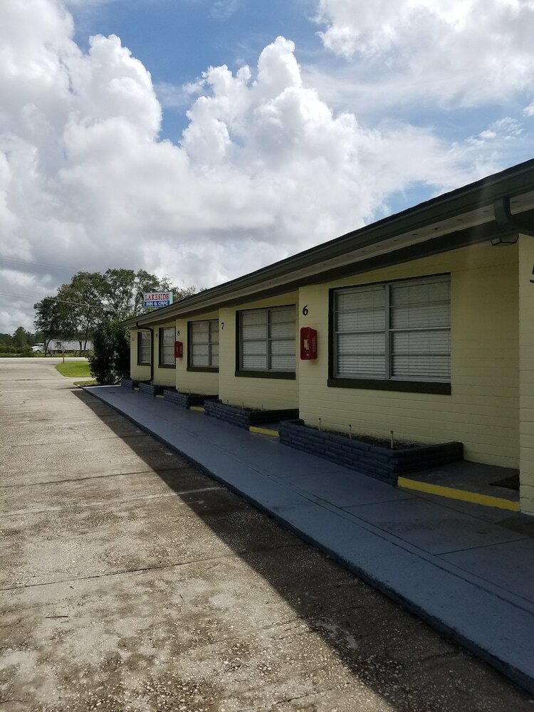 Motel Lakeside Inn And Cafe
