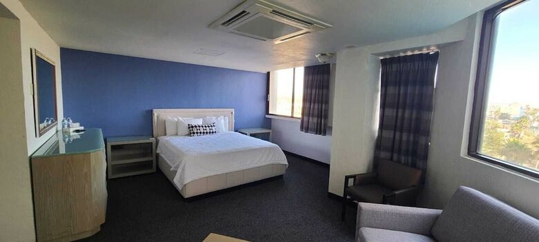 Hotel Corona Plaza