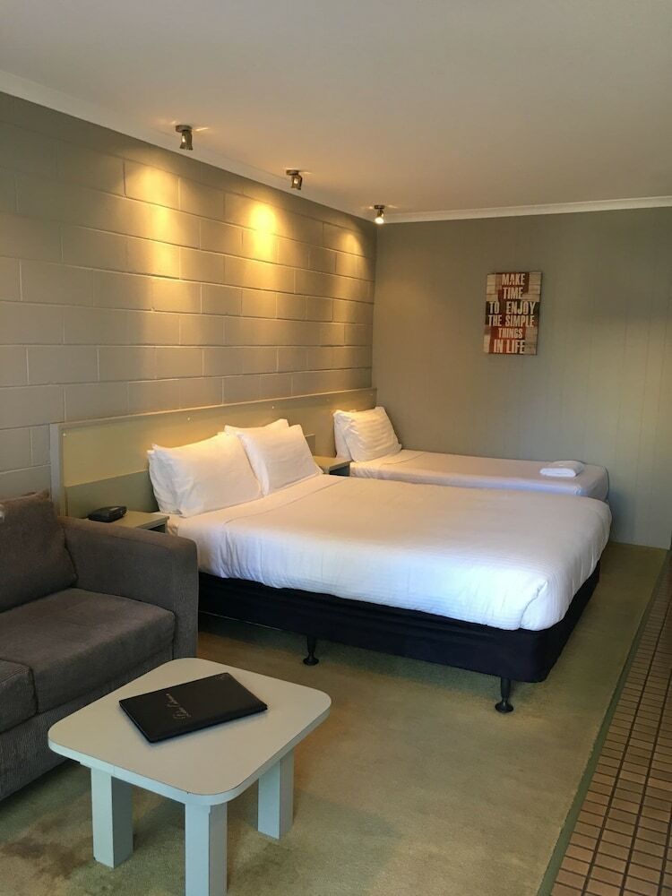 Sandbar Motel