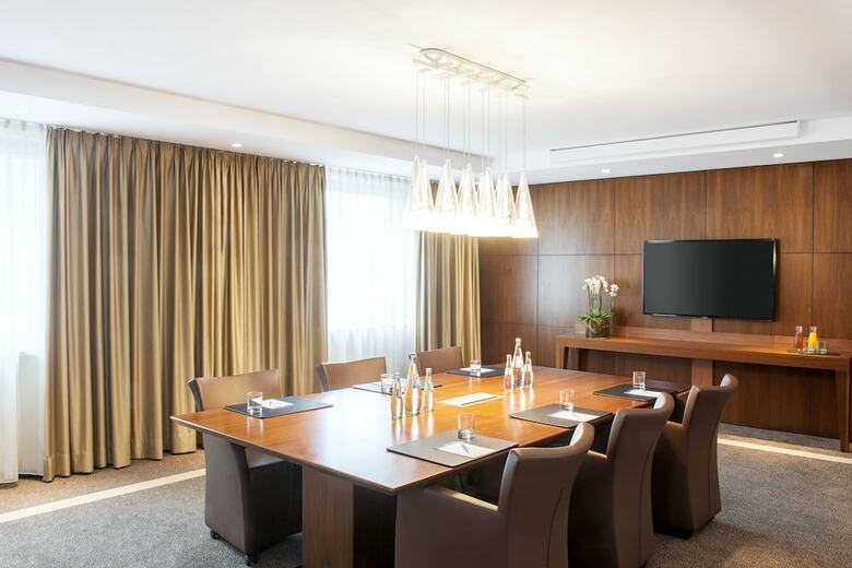 Hotel NH D�sseldorf City-nord