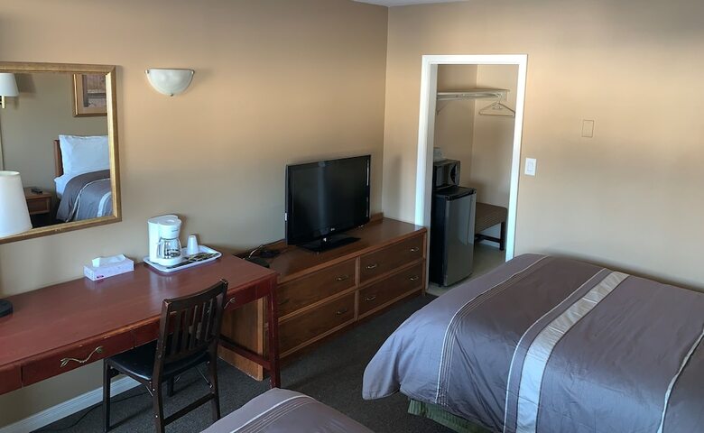 Motel Village Inn & Suites