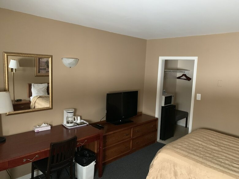 Motel Village Inn & Suites