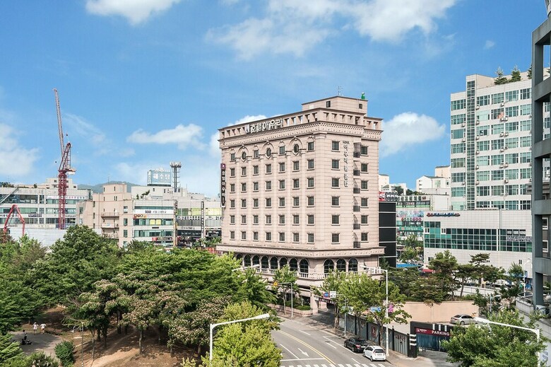 Hotel Aura