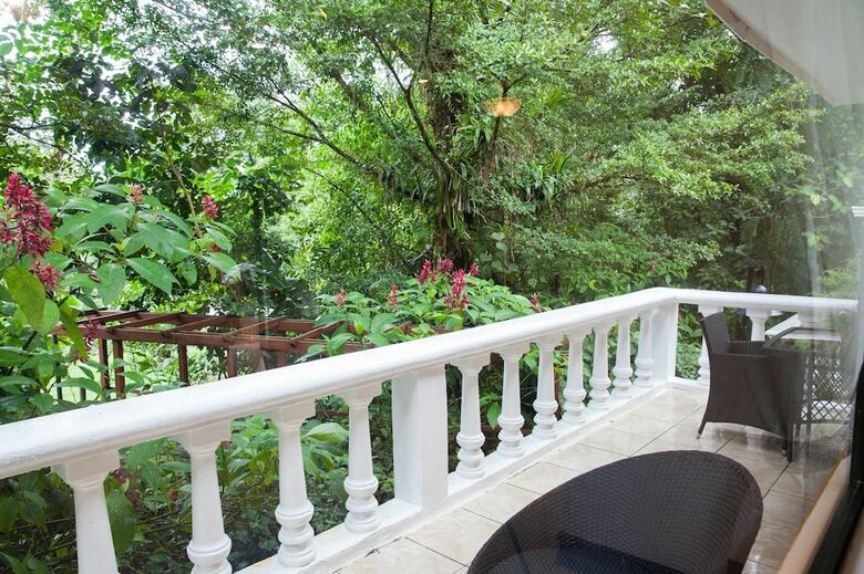 Tifakara Boutique Hotel & Birding Oasis