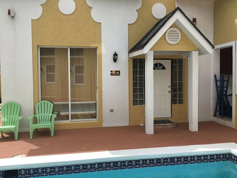 Apartamentos Brownstone Marlin Drive