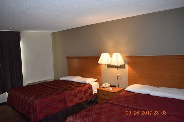 Hotel Skybridge Inn & Suites