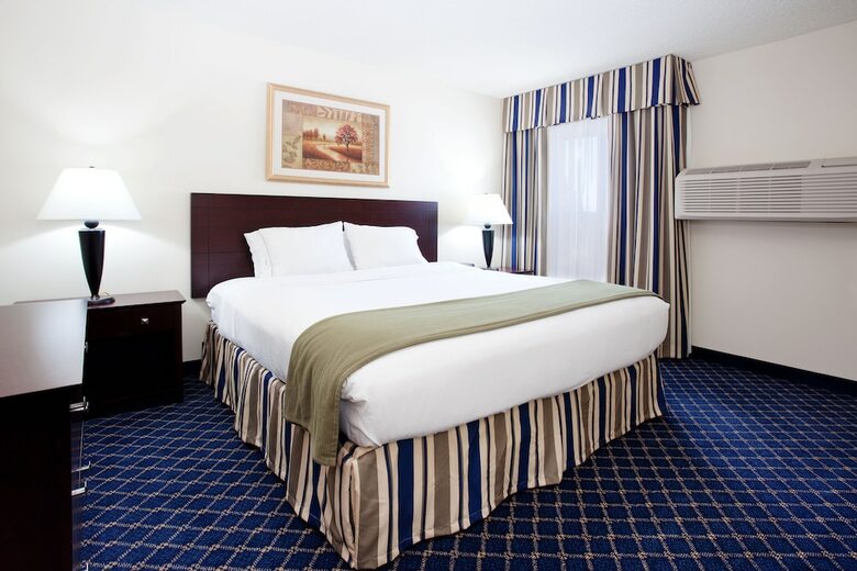 Holiday Inn Express Hotel & Suites Torrington