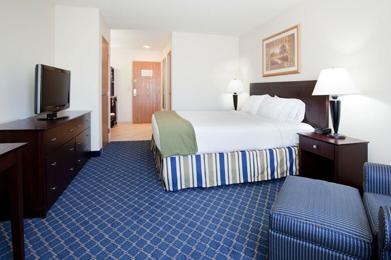 Holiday Inn Express Hotel & Suites Torrington