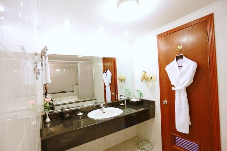 Nam Cuong Hai Phong Hotel