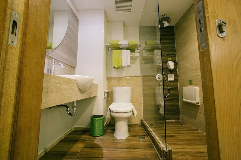 Hotel Maxonehotels At Dharmahusada - Surabaya