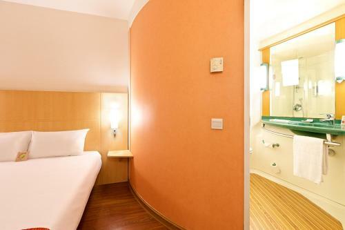 Hotel Ibis Anshan Shengli Square