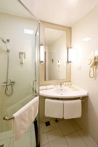 Hotel Ibis Anshan Shengli Square