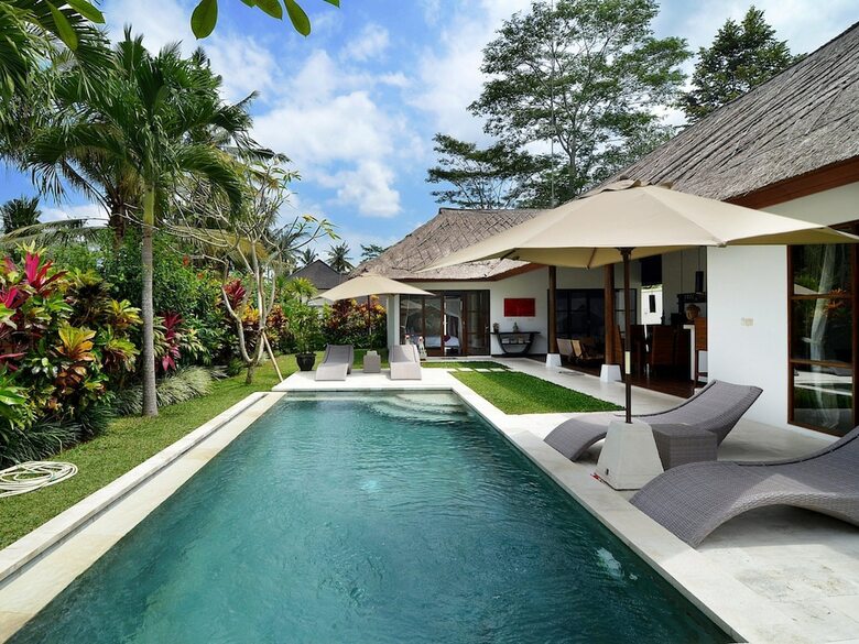 Villa Candi Kecil Tiga