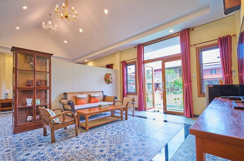 Hotel Hueankhamhom Resort