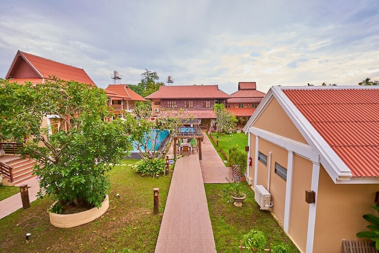 Hotel Hueankhamhom Resort