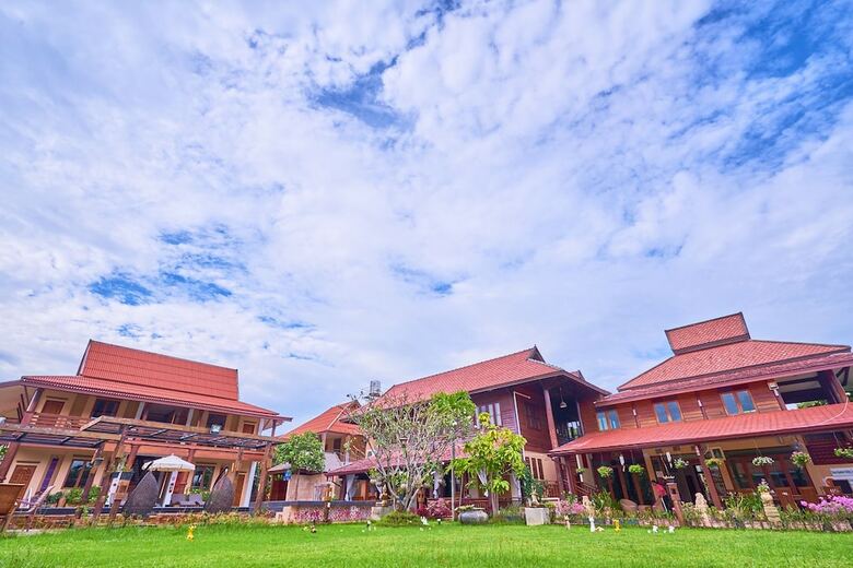 Hotel Hueankhamhom Resort