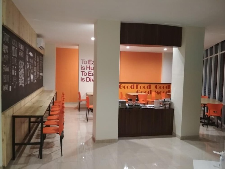 Hotel Front One Inn Muntilan