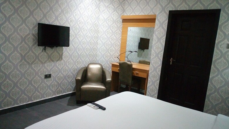 Hotel Yewa Frontier