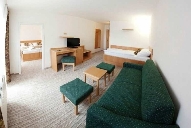 Hotel Partyz�n