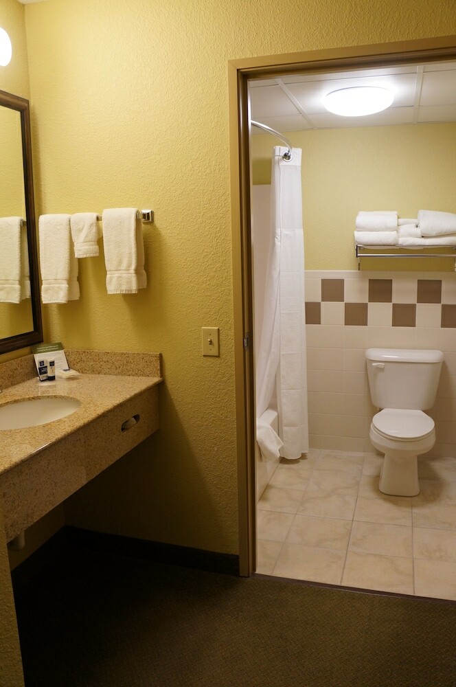 Hotel Americinn By Wyndham Newton